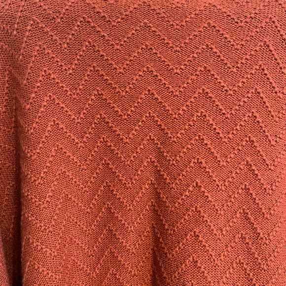 Women’s Henley Chevron Sweater - Picture 4 of 4